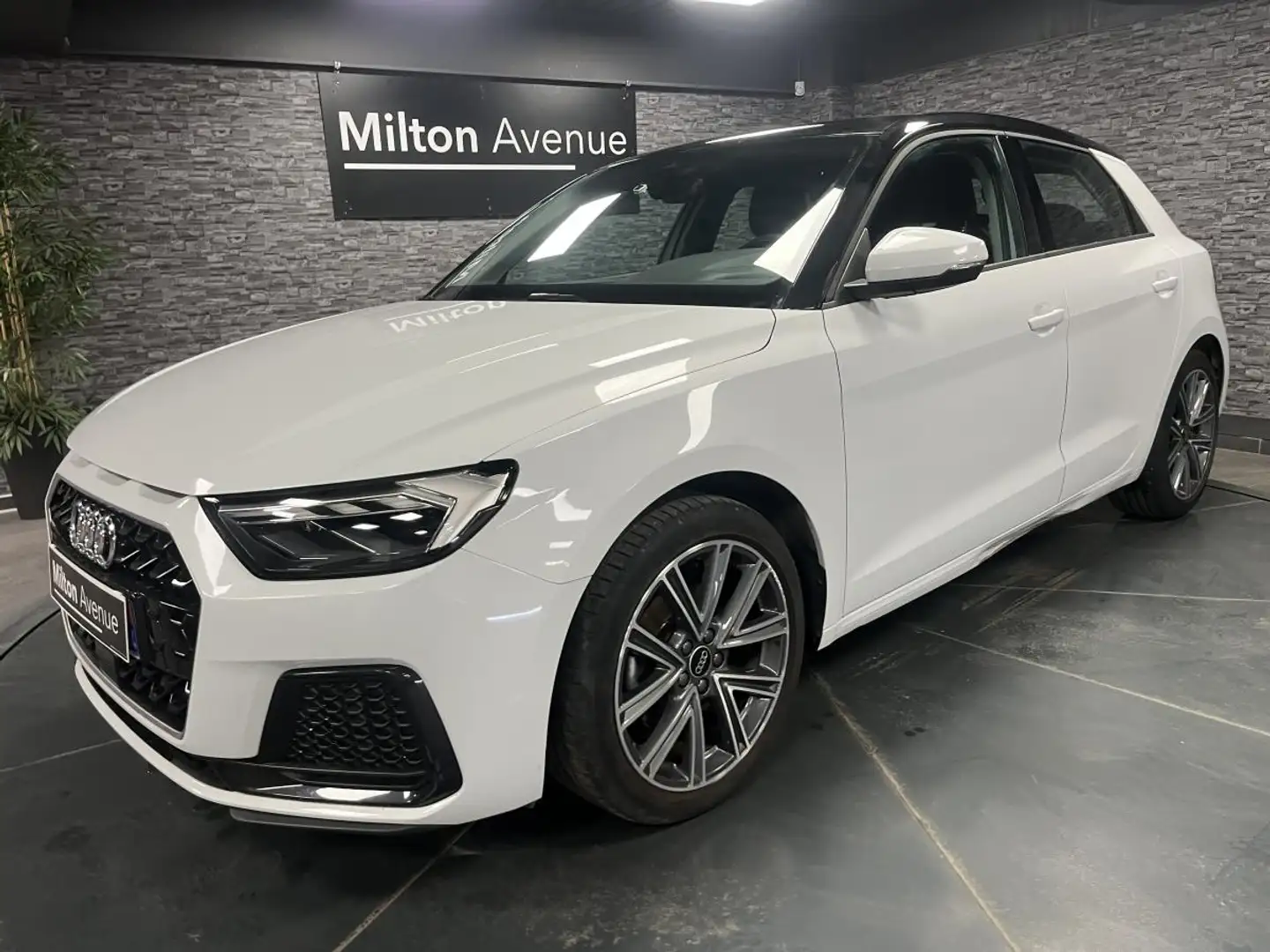 Audi A1 Sportback 1.5 35 TFSI - 150 - BV S-Tronic  Design  Blanc - 1