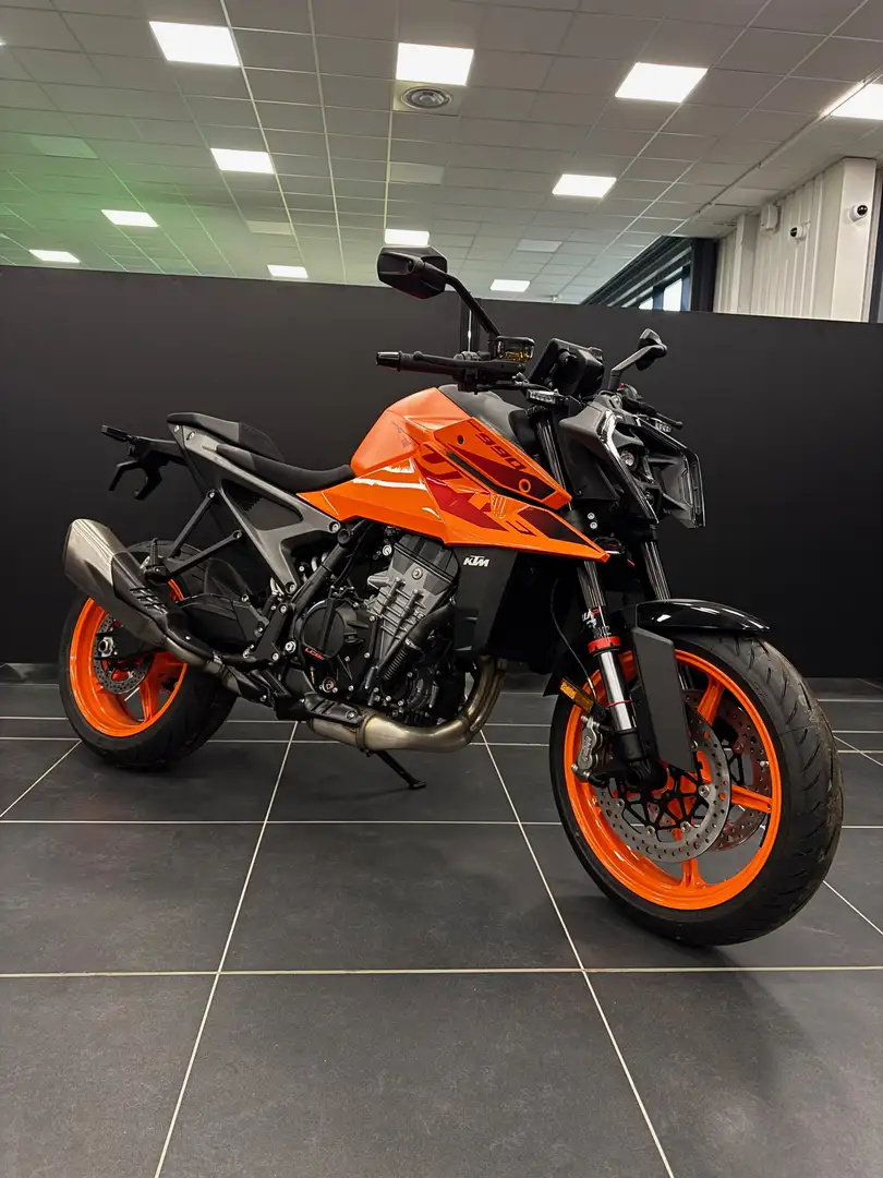 KTM 990 Duke - 1