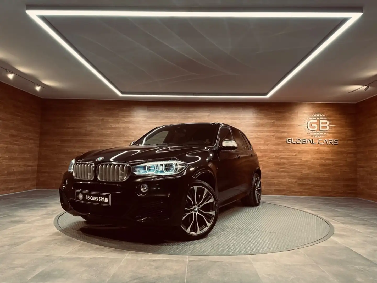 BMW X5 M M50dA Noir - 1
