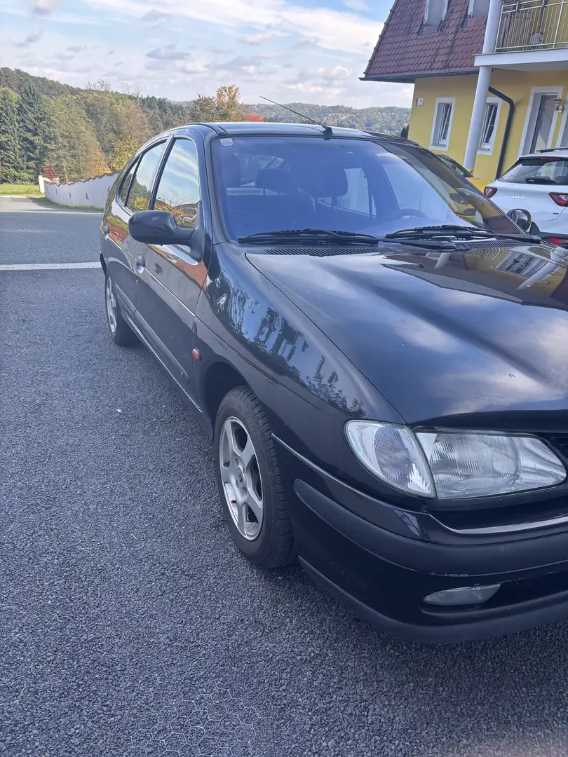 Renault Megane Mégane Sound 1,6e RT Grijs - 1