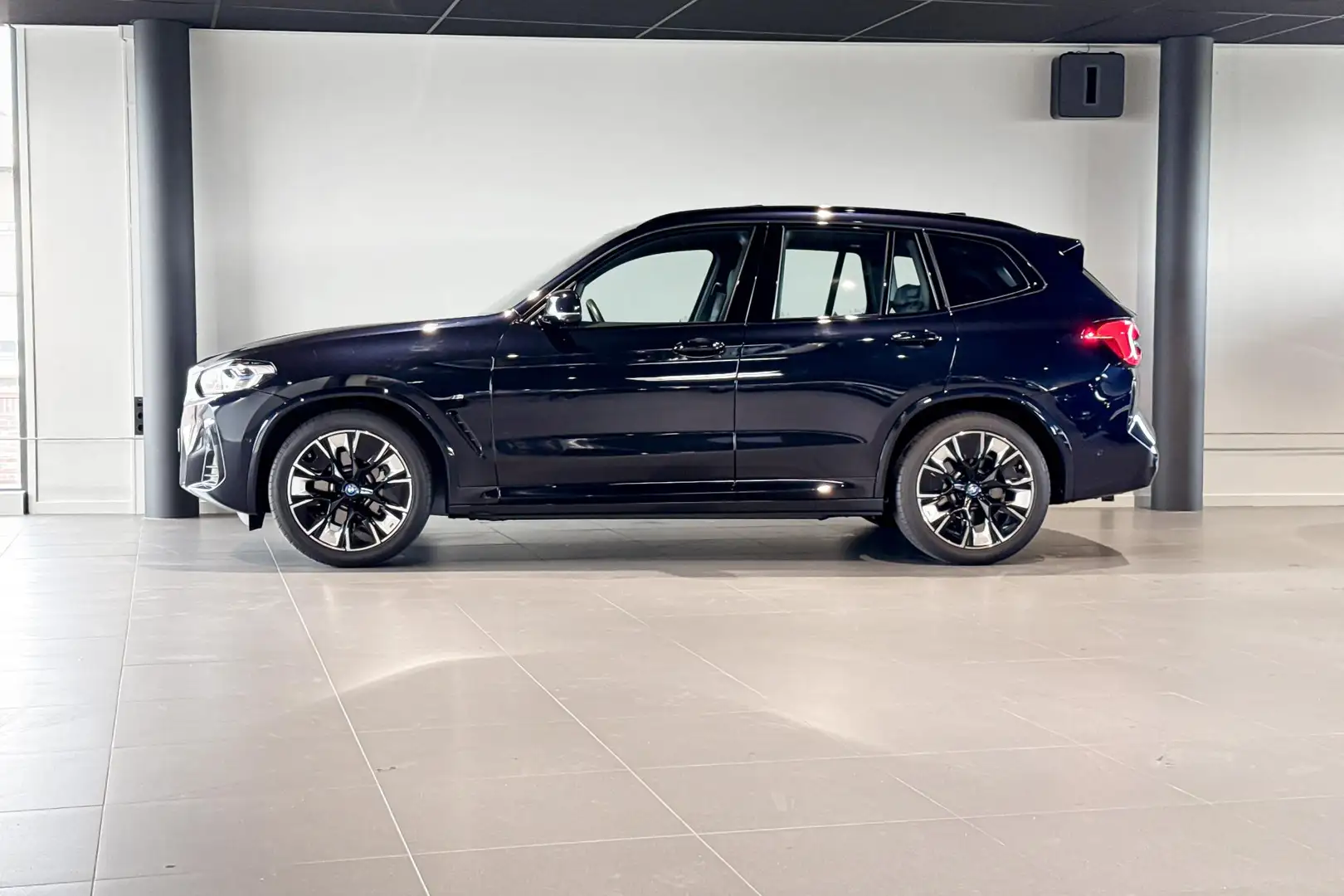 BMW iX3 High Executive 80 kWh | M Sport | Glazen Panoramad Noir - 2