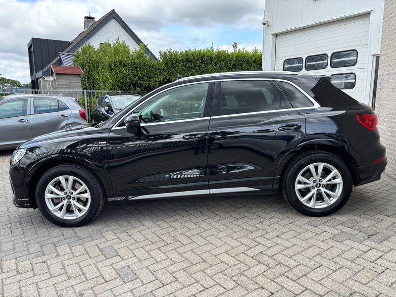 Audi Q3 45 TFSI e S edition PANO / S-LINE / LEDER ALCANTAR — photo 2