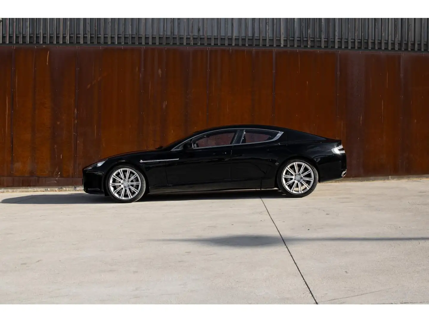 Aston Martin Rapide Rapide 5.9 V12 - 477 - BV Touchtronic 2  . Schwarz - 2