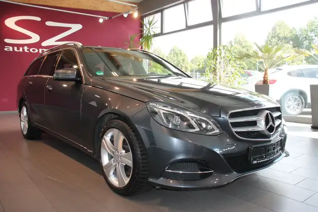 Mercedes-Benz E 300 BlueTec Hybrid Navi SHZ Pano LED