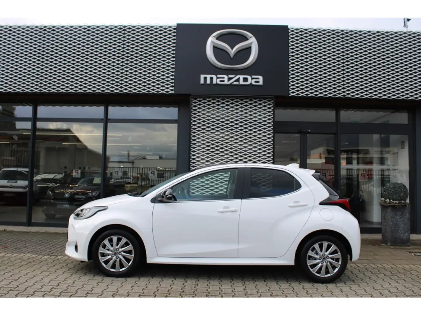Mazda 2 1.5 AL-SELECT+PANO+CARPLAY+GJ-RÄDER Wit - 2