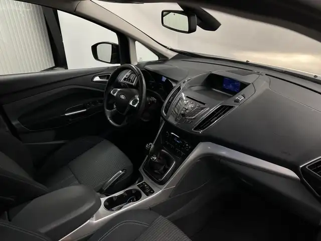 Ford Grand C-Max view 14