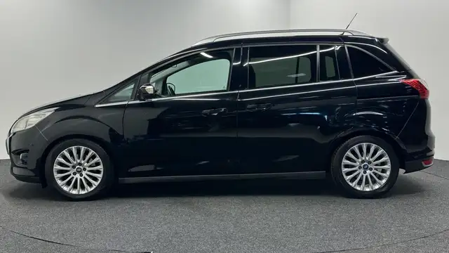 Ford Grand C-Max view 8
