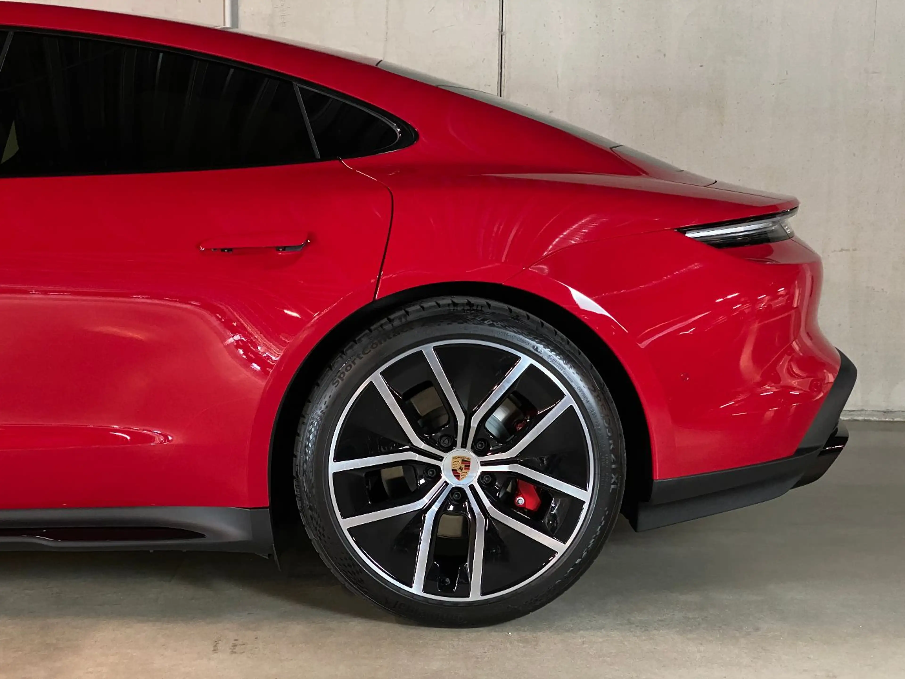 Porsche Taycan 4S Black Edition | InnoDrive | HA-Lenkung — photo 10