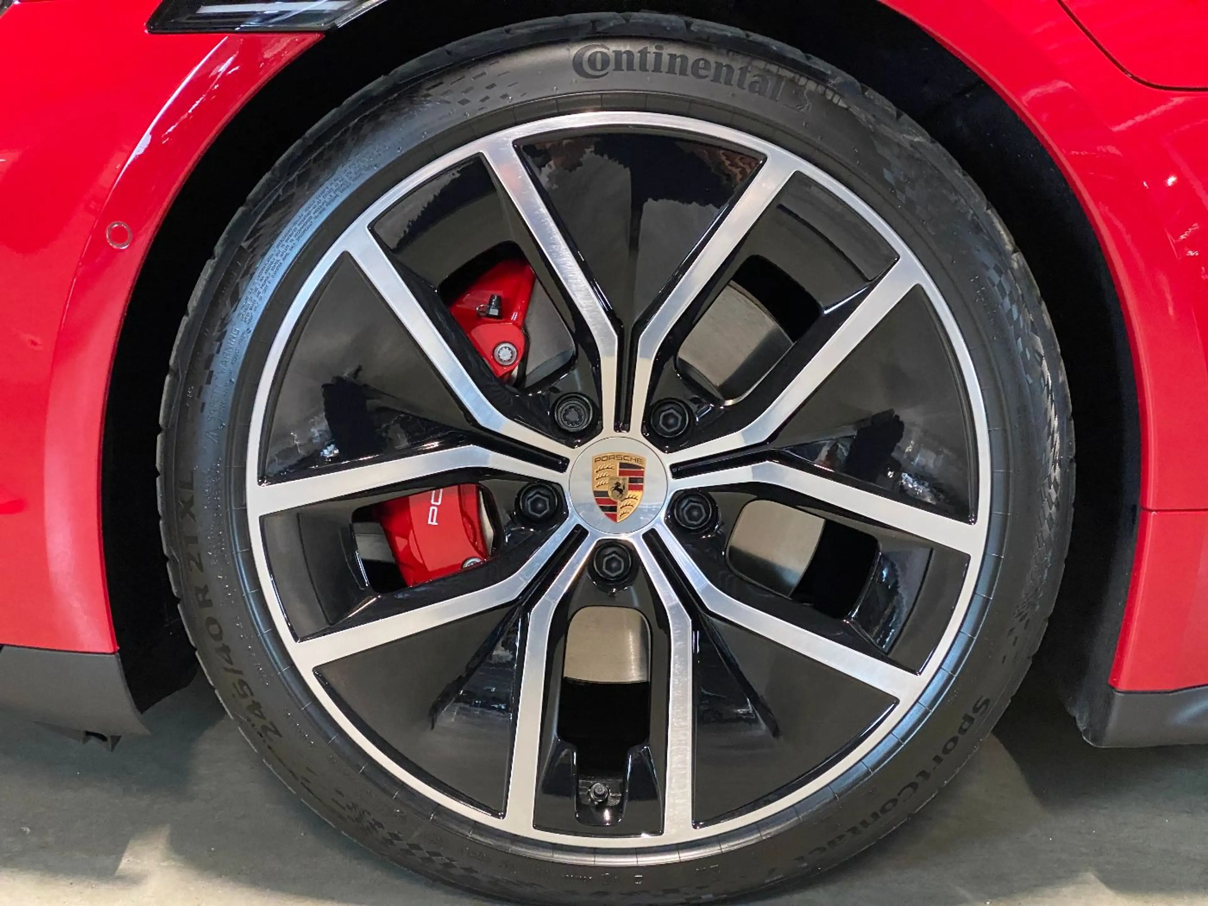 Porsche Taycan 4S Black Edition | InnoDrive | HA-Lenkung — photo 9