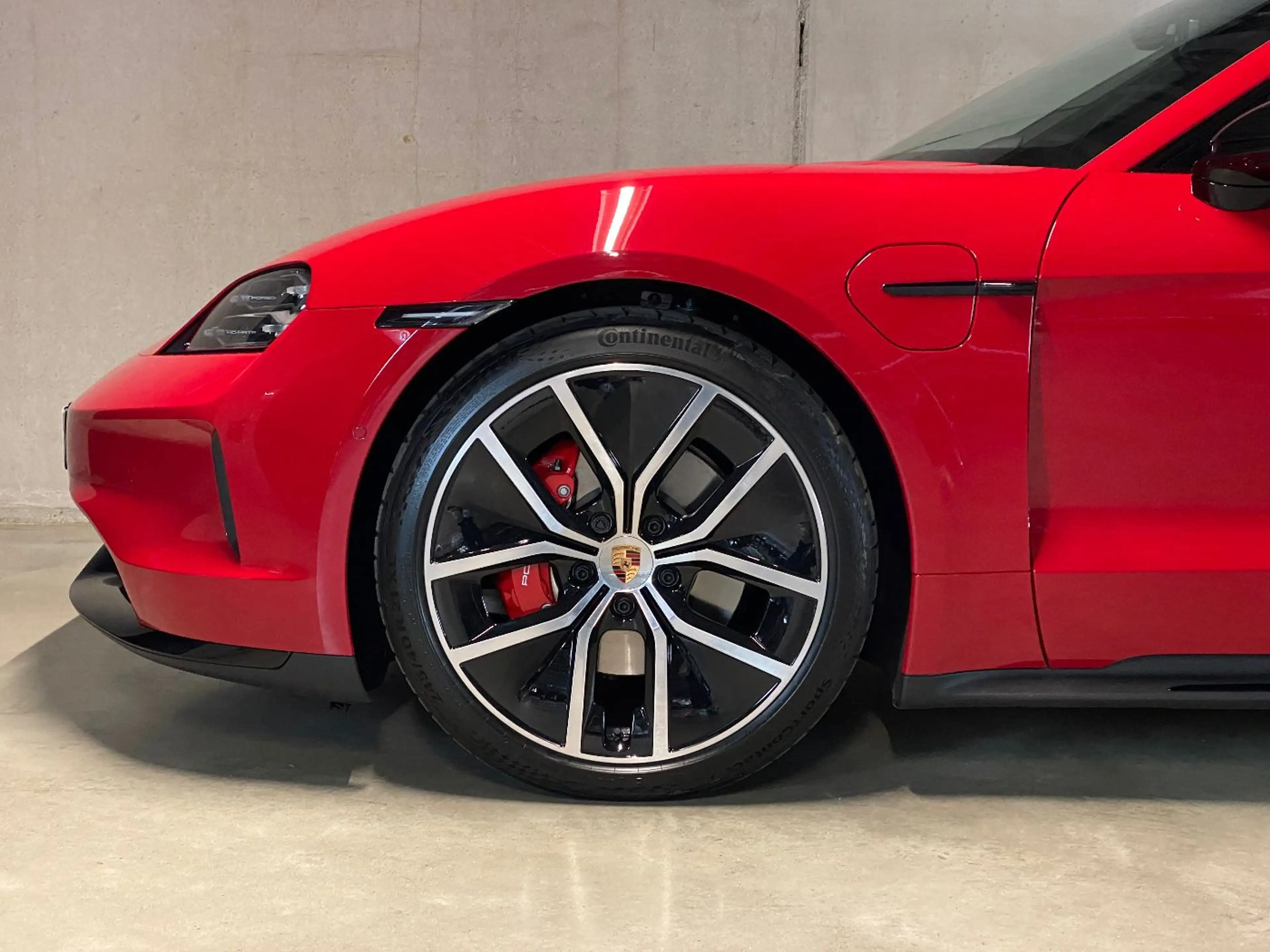 Porsche Taycan 4S Black Edition | InnoDrive | HA-Lenkung — photo 8