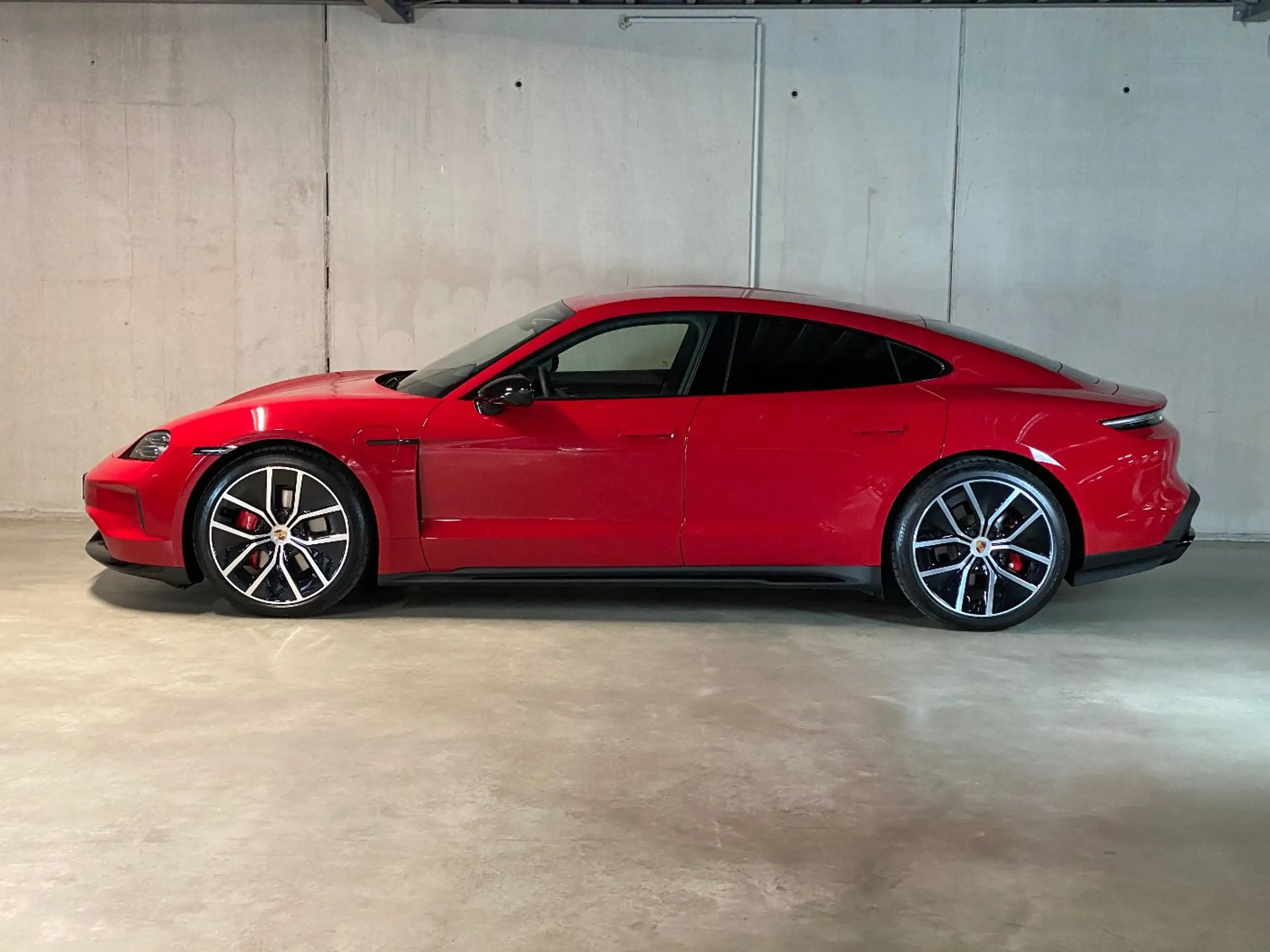 Porsche Taycan 4S Black Edition | InnoDrive | HA-Lenkung — photo 3