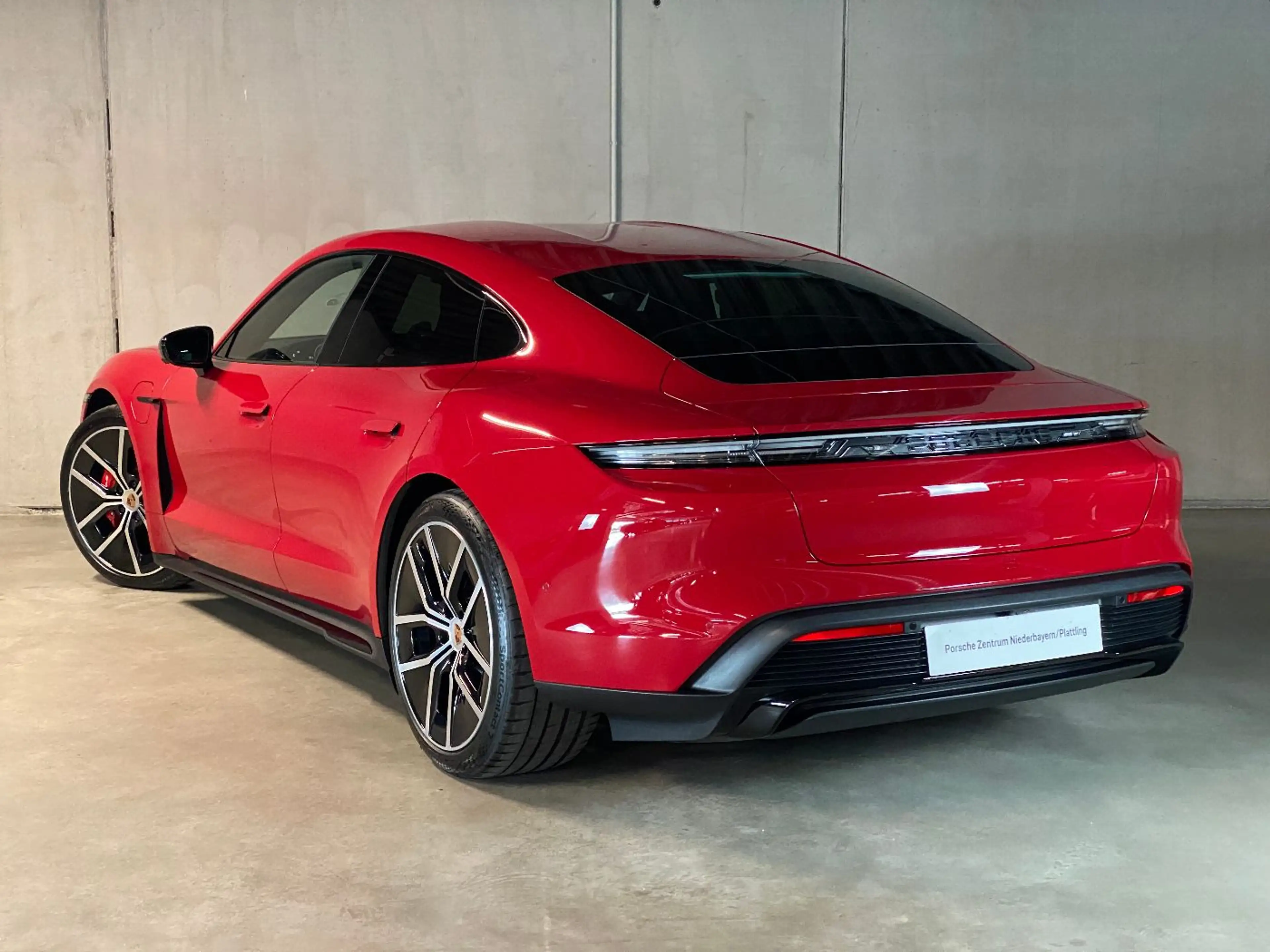 Porsche Taycan 4S Black Edition | InnoDrive | HA-Lenkung — photo 4