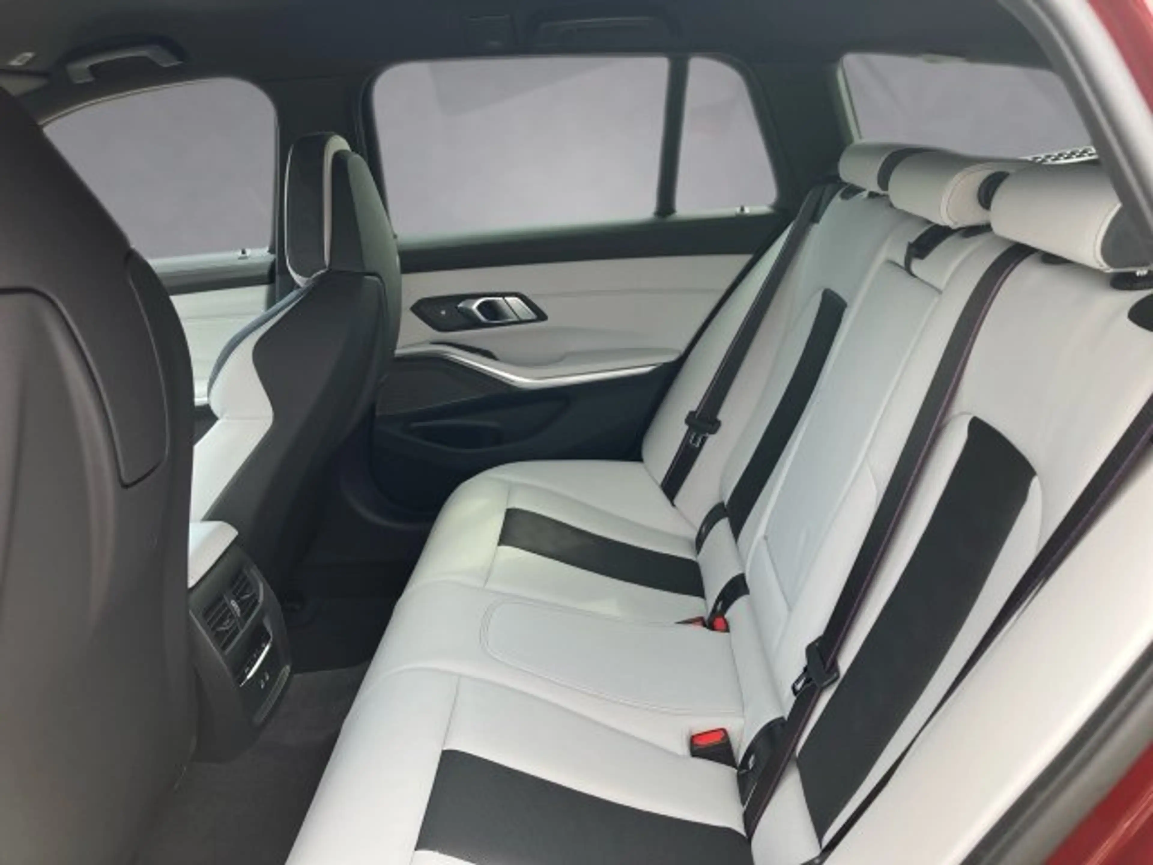 BMW M3 Comp M xDrive Touring G81 — photo 12