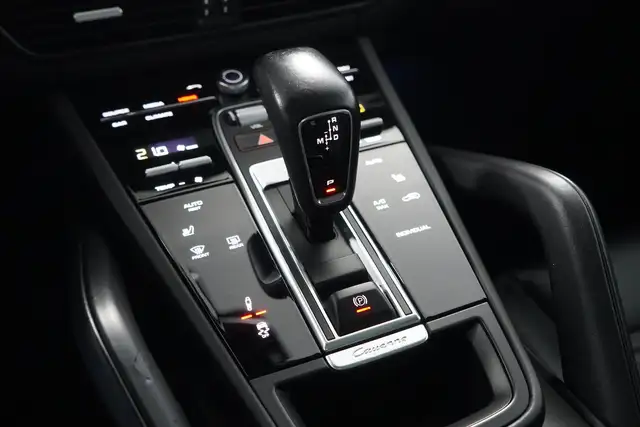 Porsche Cayenne view 15