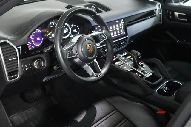 Porsche Cayenne view 9