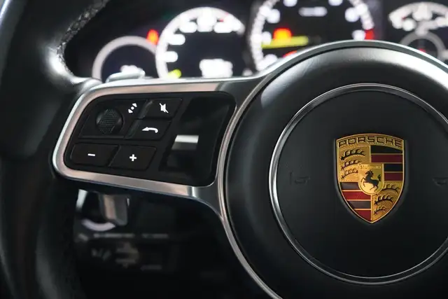 Porsche Cayenne view 10