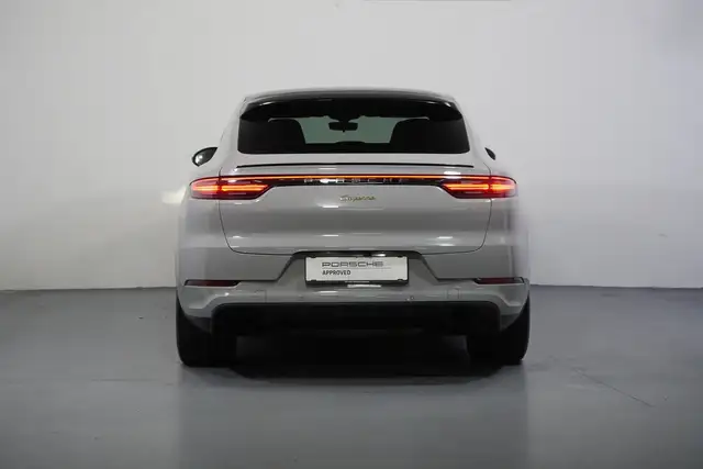 Porsche Cayenne view 5
