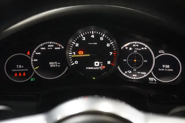 Porsche Cayenne view 12