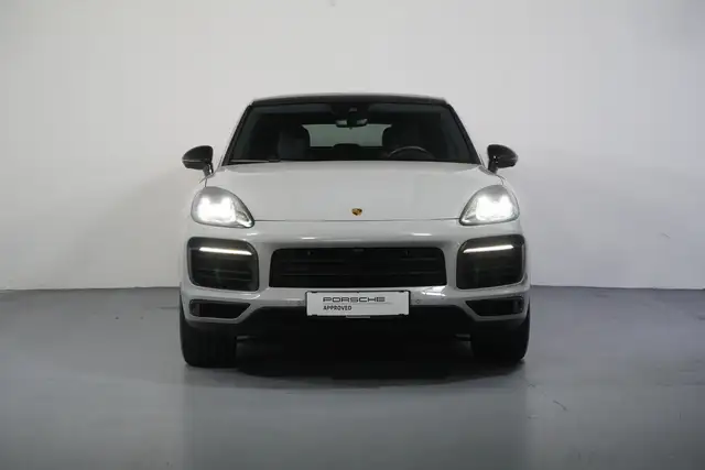 Porsche Cayenne view 2