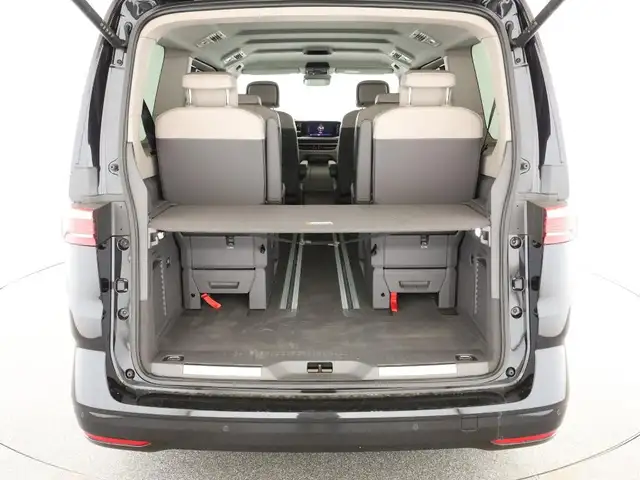 Volkswagen Multivan view 9