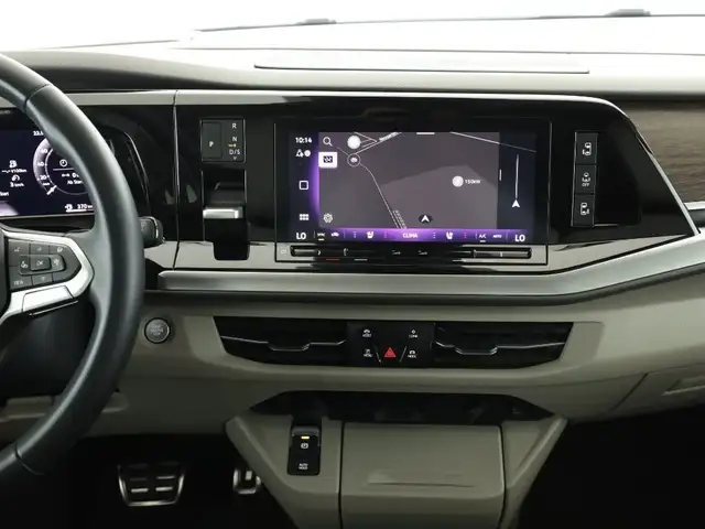 Volkswagen Multivan view 4