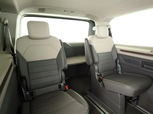 Volkswagen Multivan view 8