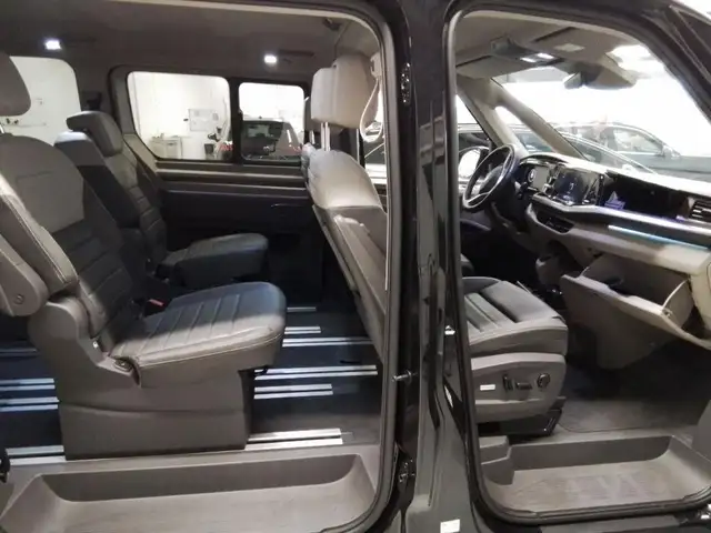 Volkswagen Multivan view 10
