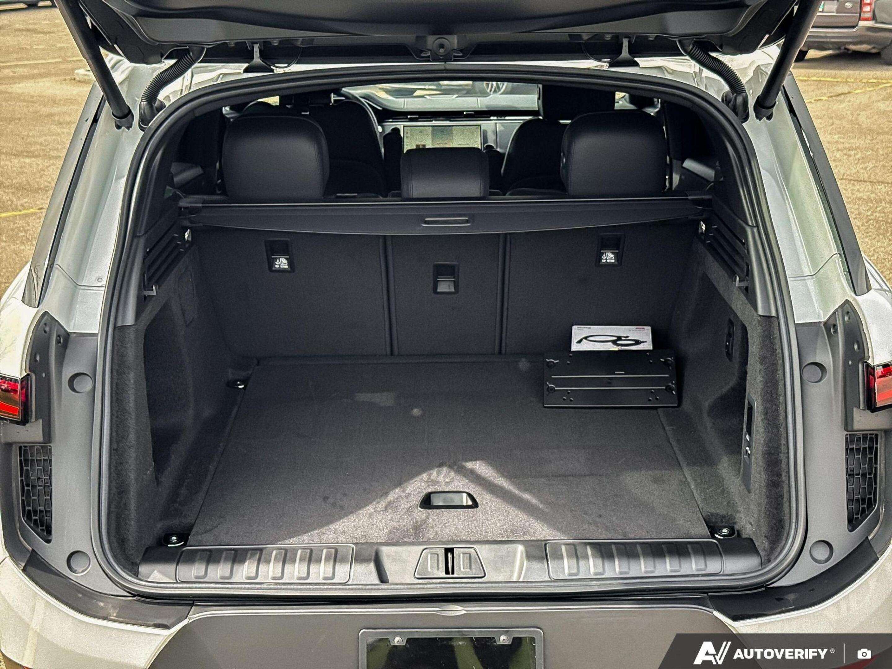 2026 Land Rover Range Rover Sport P360 S thumb 11