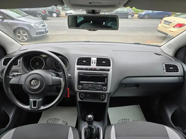 Volkswagen Polo view 5