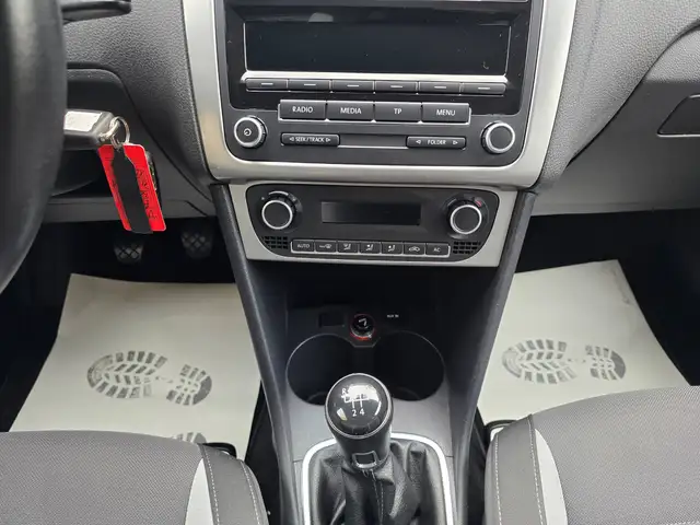 Volkswagen Polo view 11