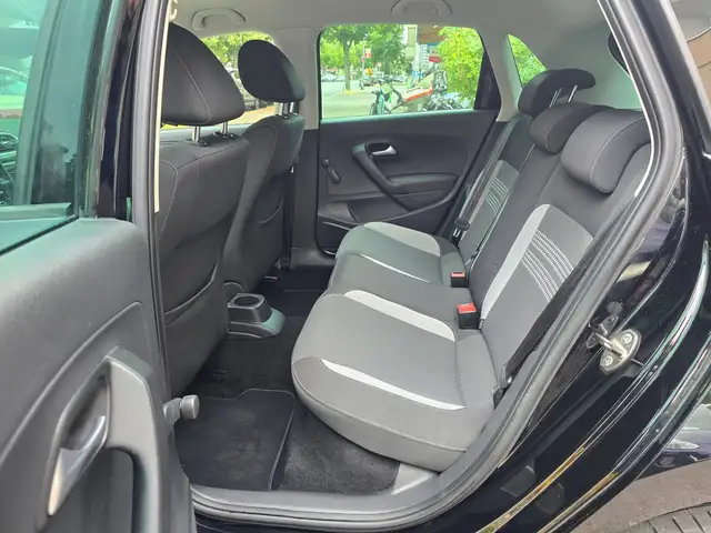 Volkswagen Polo view 9