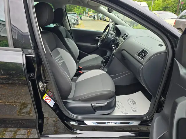 Volkswagen Polo view 8