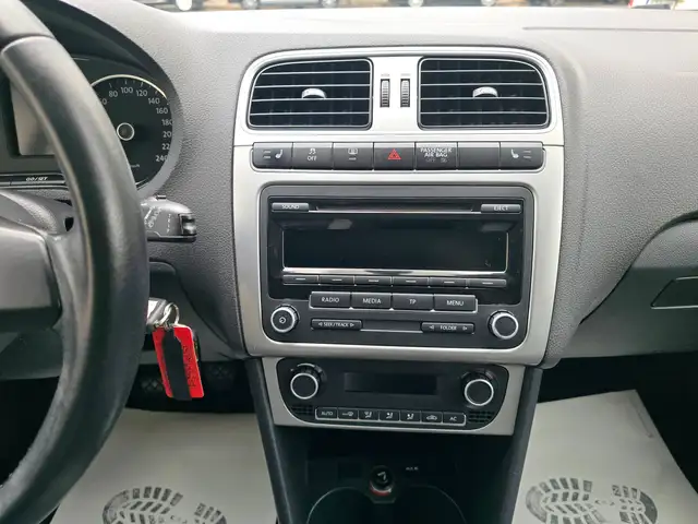 Volkswagen Polo view 12
