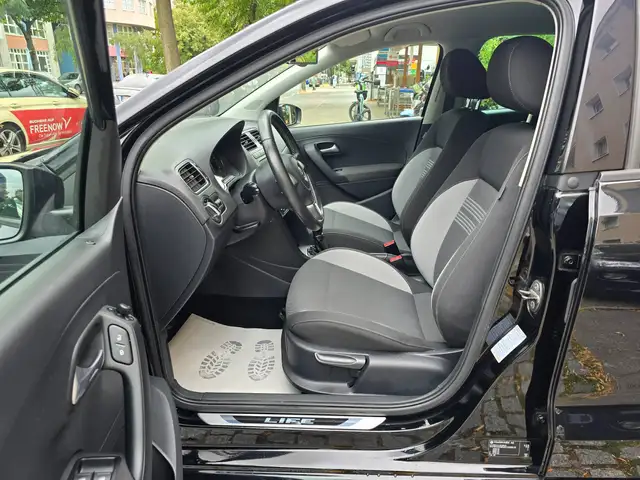 Volkswagen Polo view 7