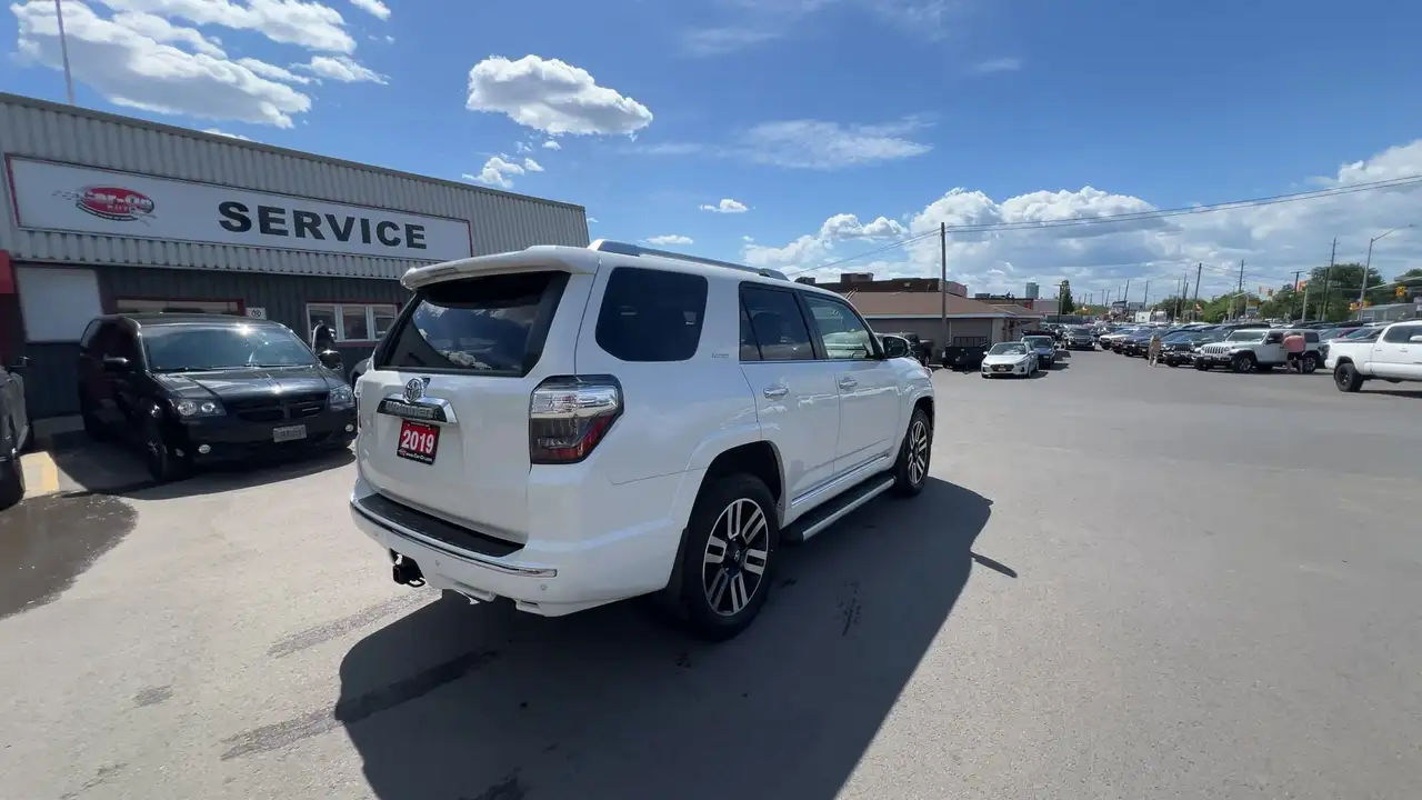 Toyota 4-Runner снимка Toyota 4-Runner