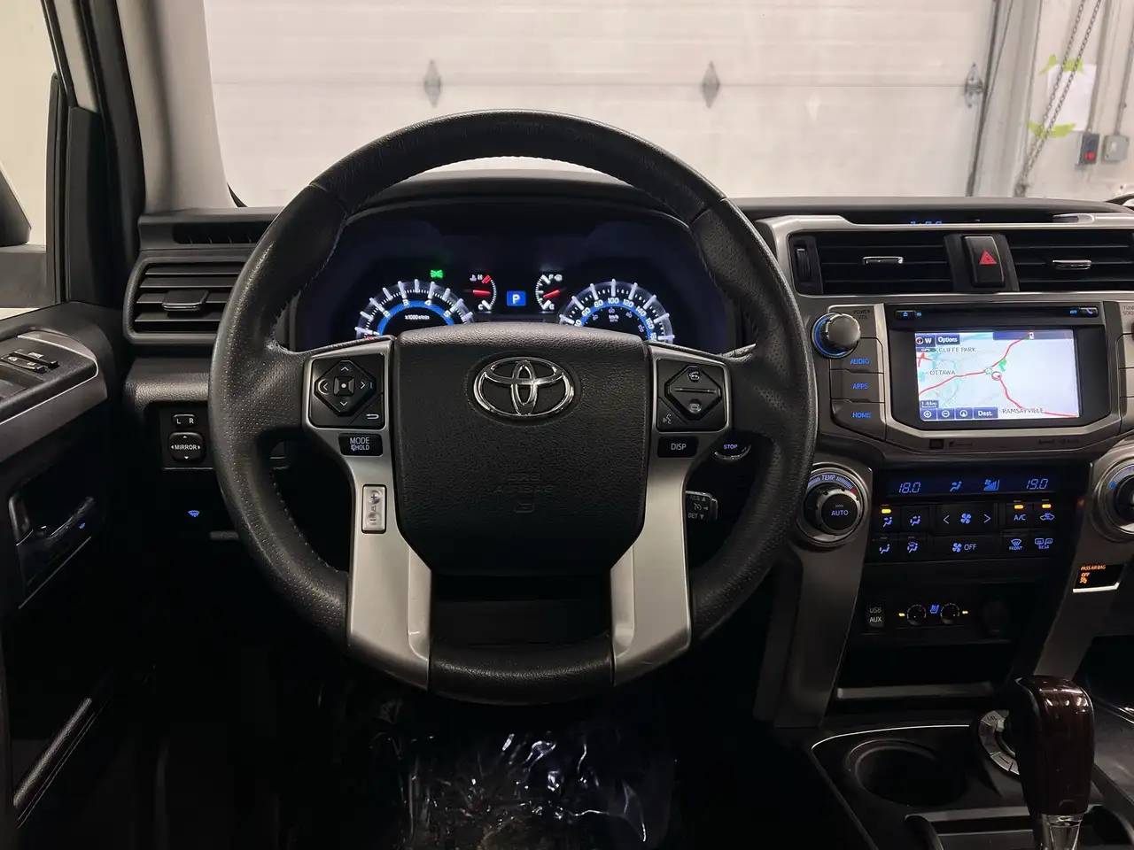 Toyota 4-Runner снимка Toyota 4-Runner