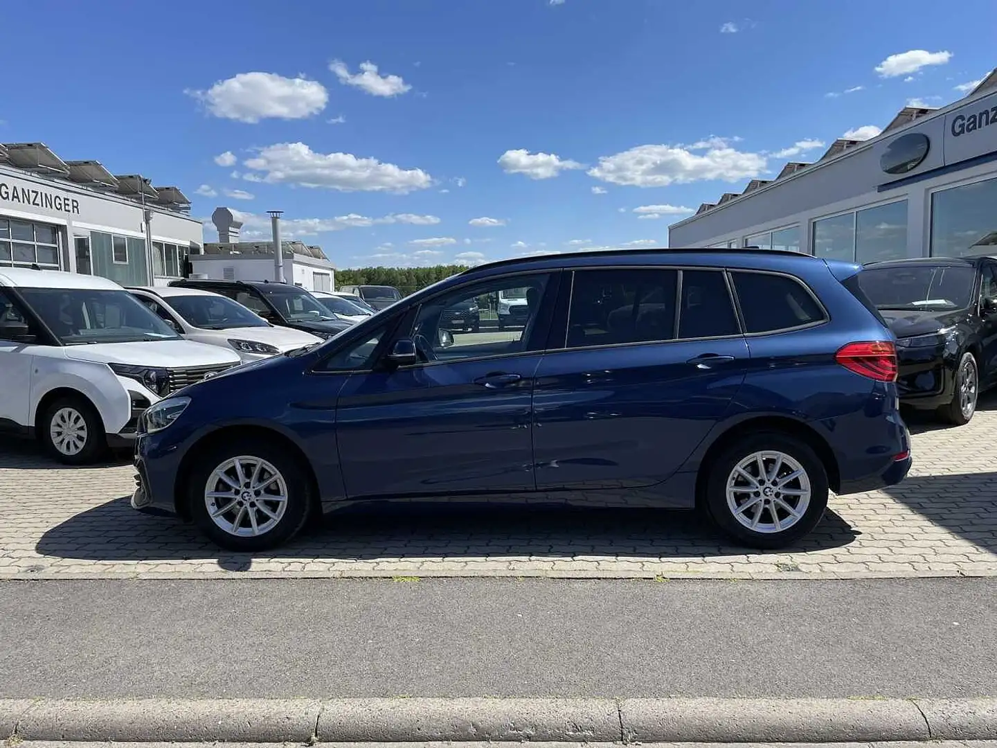 BMW 216 d Gran Tourer Advantage, GARANTIE+AHK+LED+NAVI+PDC Blauw - 2