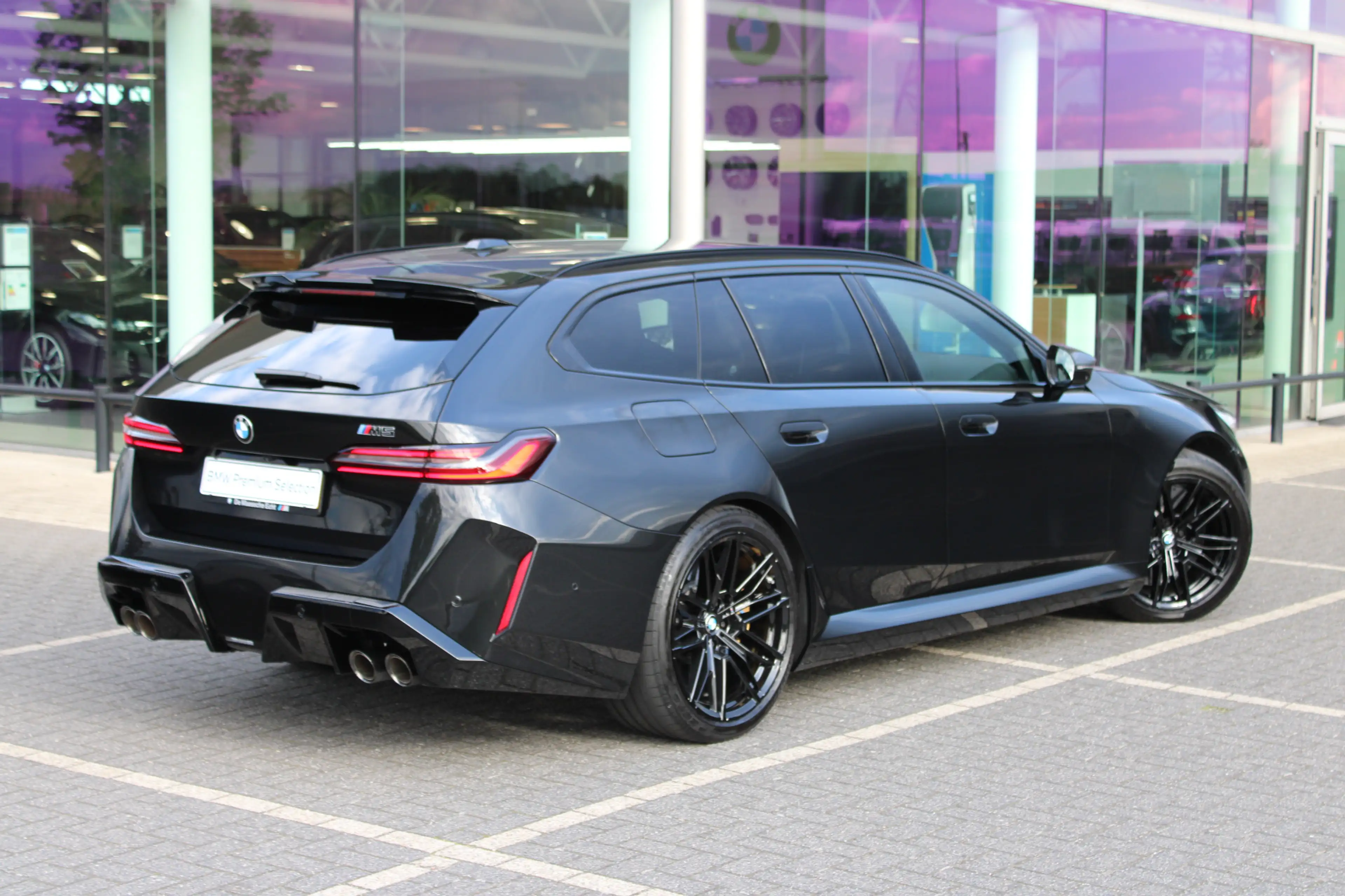 BMW M5 Touring Automaat / Panoramadak / M Drive Professio — photo 3