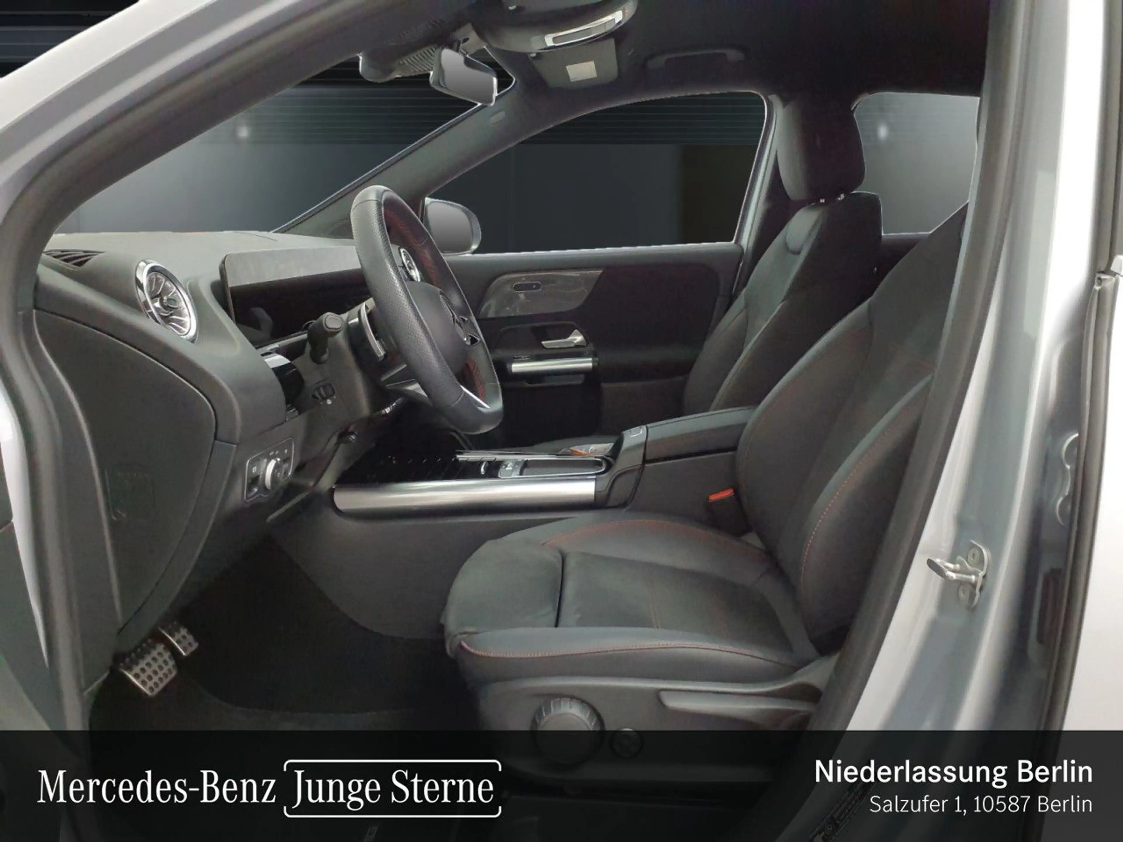 Mercedes-Benz GLA 200 AMG+LED+KAMERA+KEYLESS+7G — photo 11