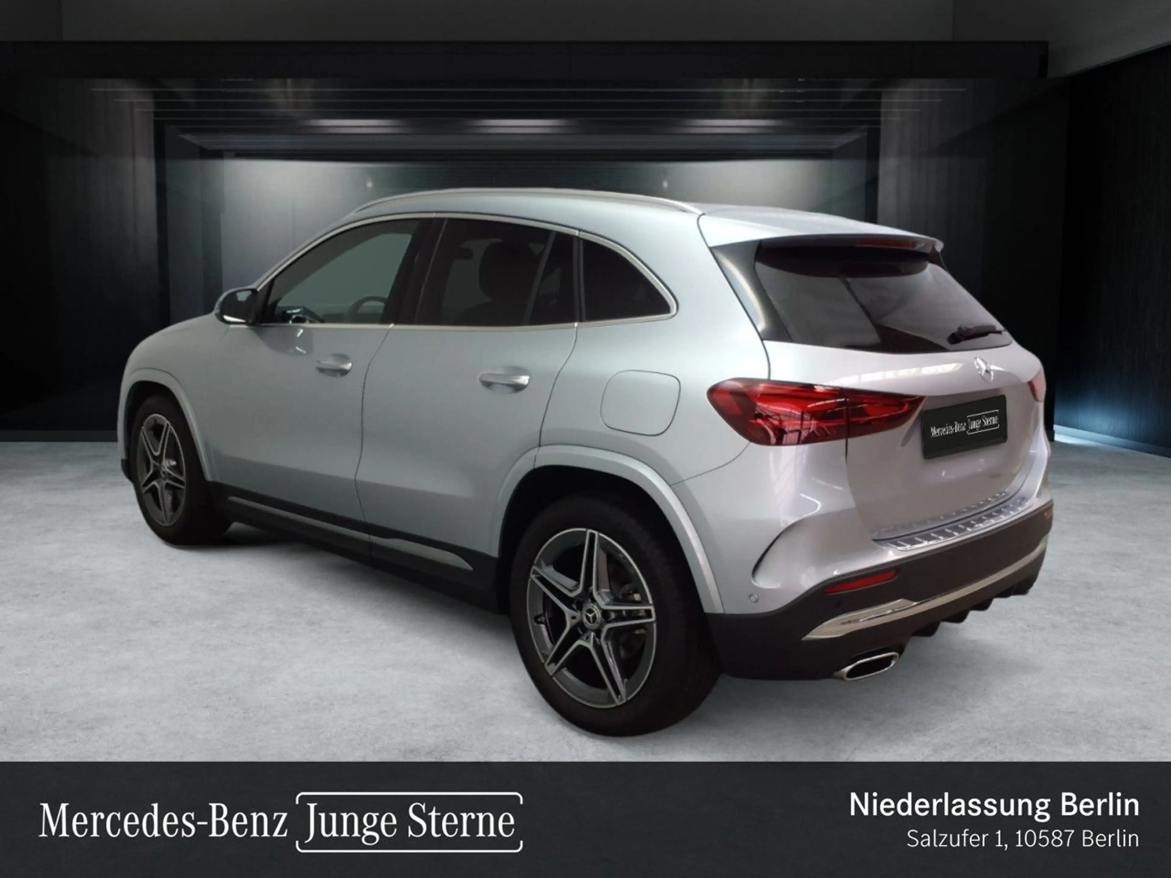 Mercedes-Benz GLA 200 AMG+LED+KAMERA+KEYLESS+7G — photo 8