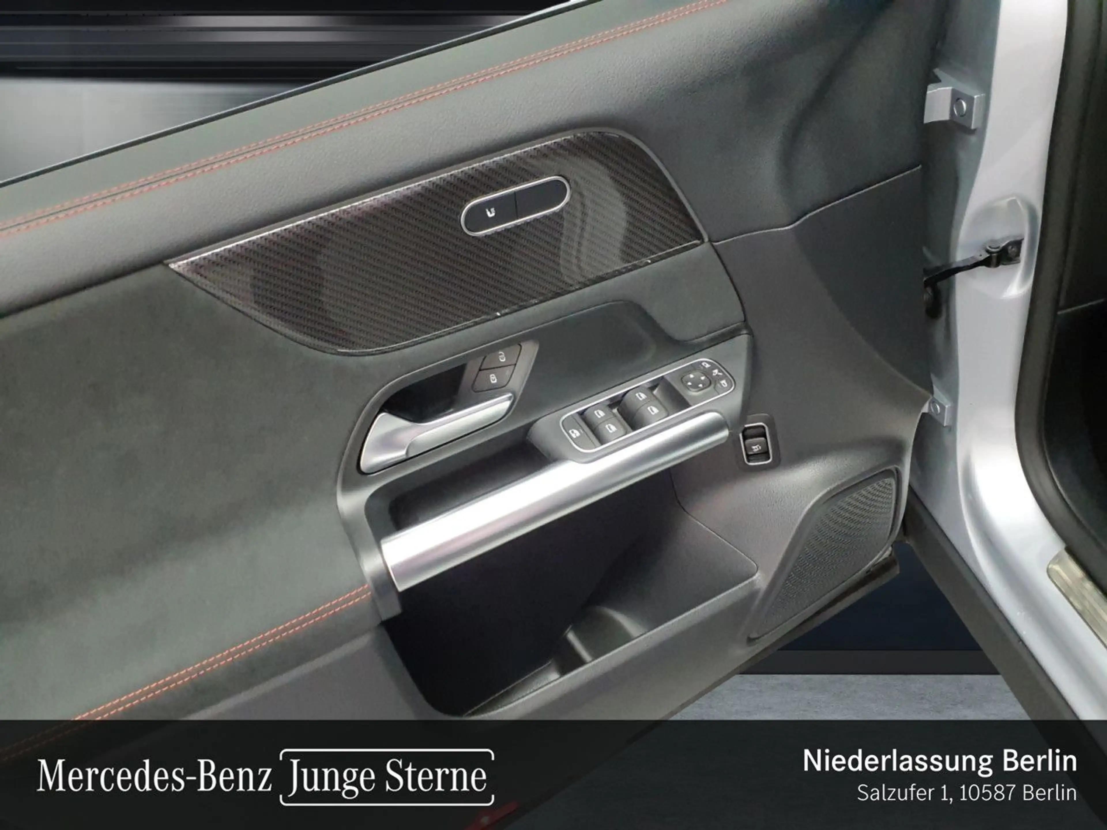 Mercedes-Benz GLA 200 AMG+LED+KAMERA+KEYLESS+7G — photo 12