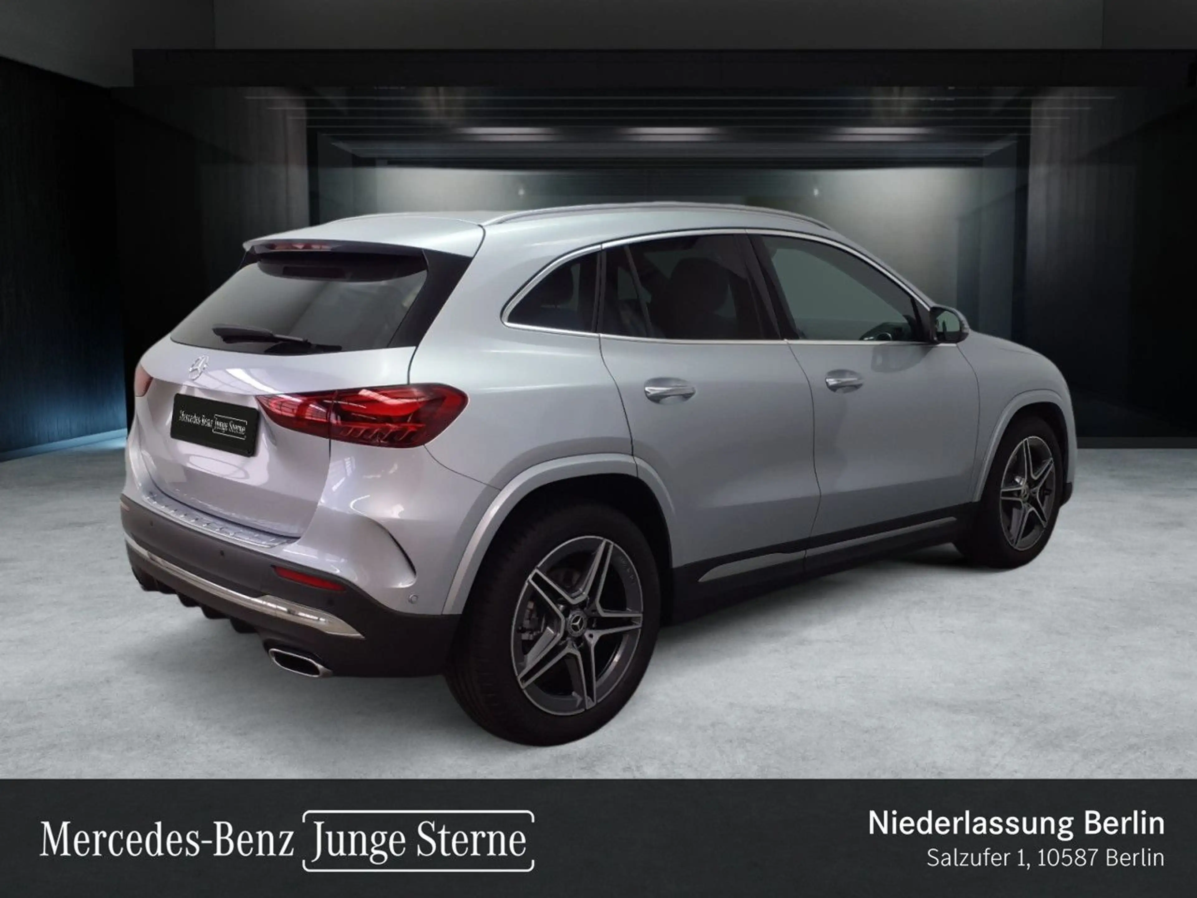 Mercedes-Benz GLA 200 AMG+LED+KAMERA+KEYLESS+7G — photo 4