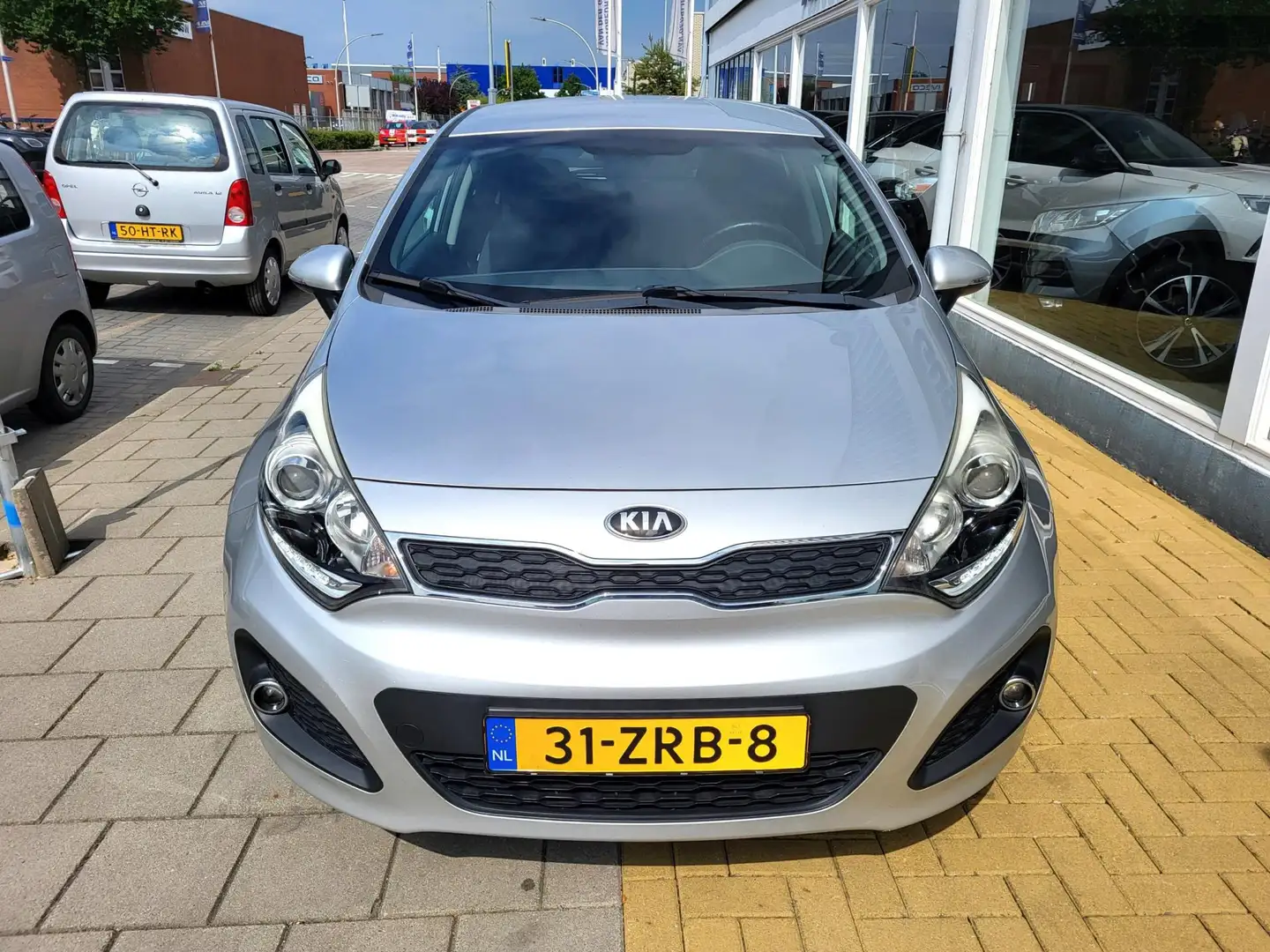 Kia Rio 1.2 CVVT Super Pack / 80.000 Km / Climate Control Gris - 2