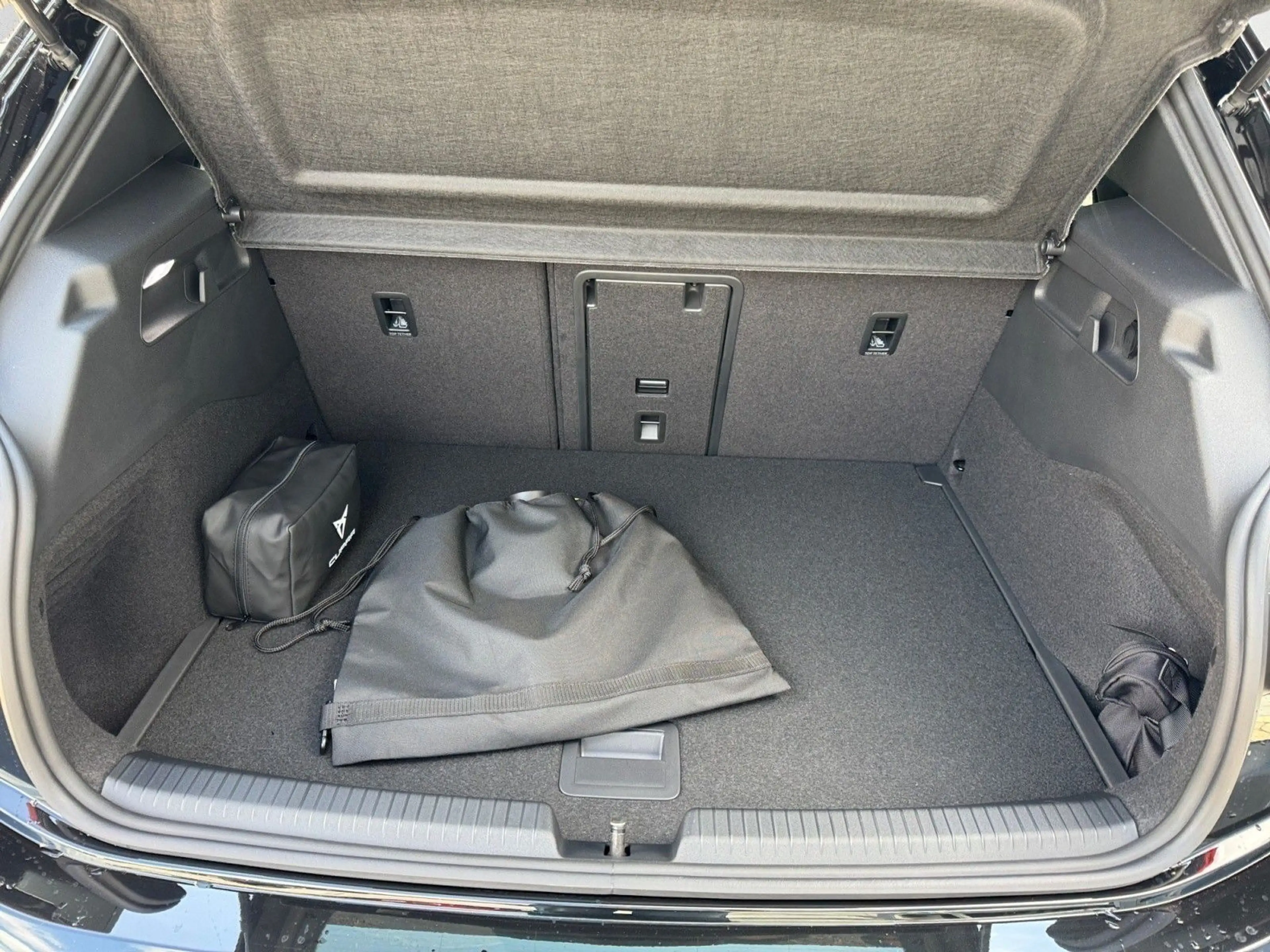CUPRA Born VZ   h — photo 5
