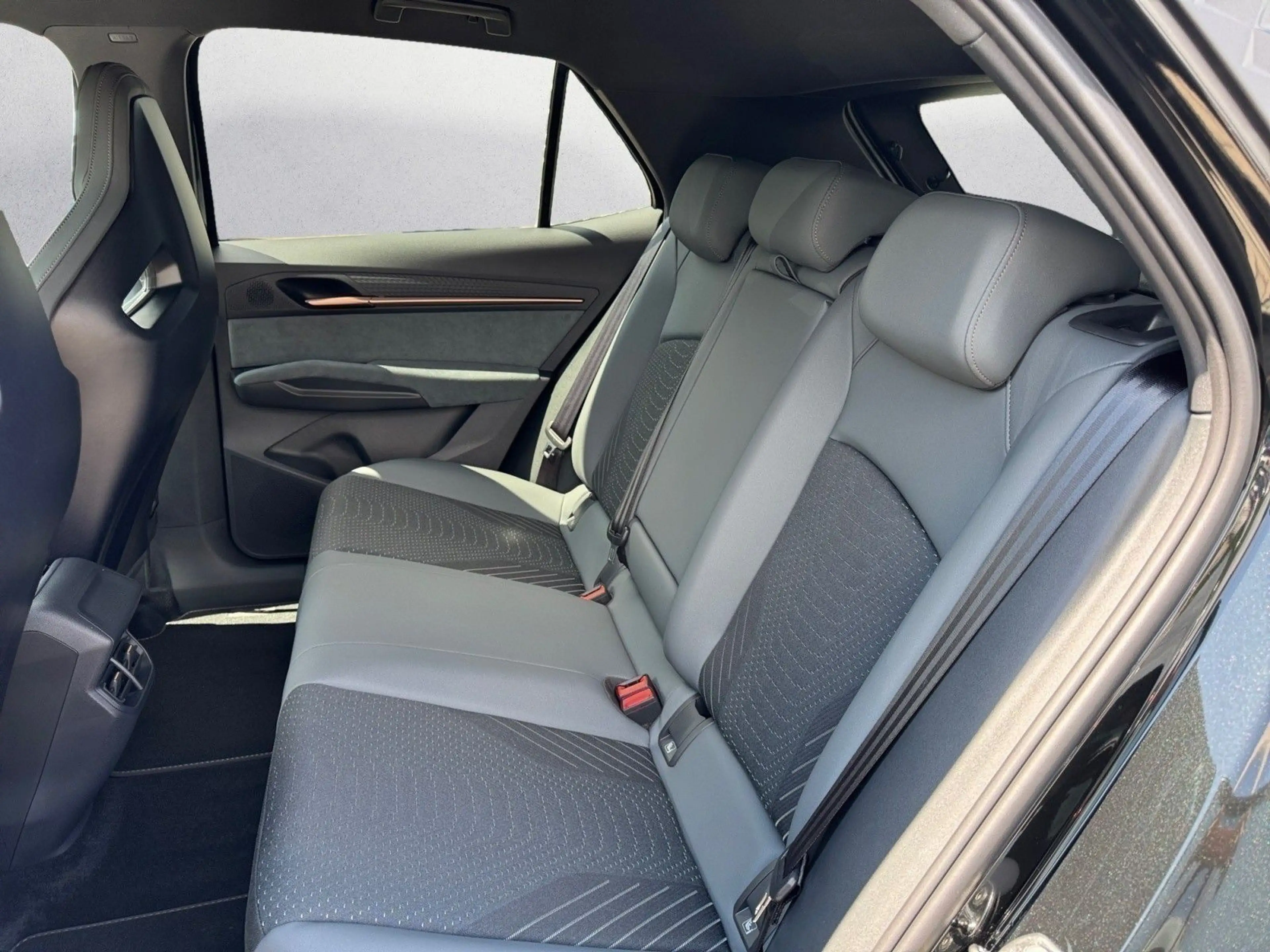 CUPRA Born VZ   h — photo 6