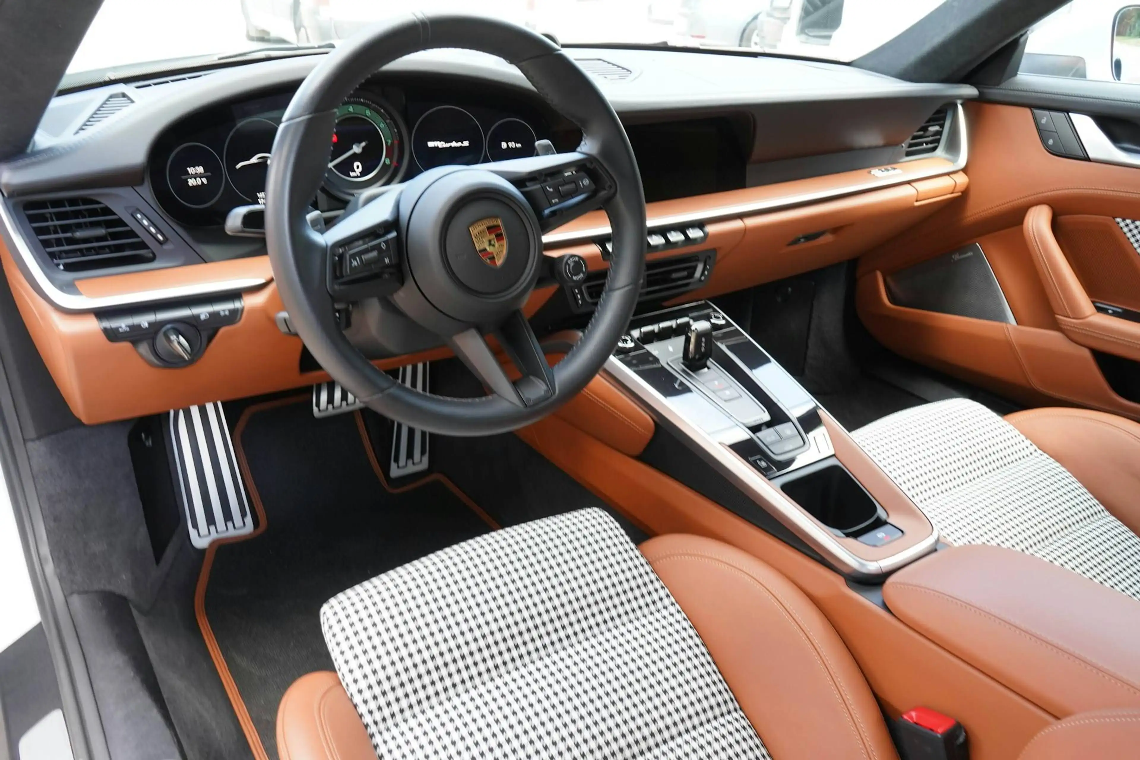 Porsche 911 Turbo S — photo 4