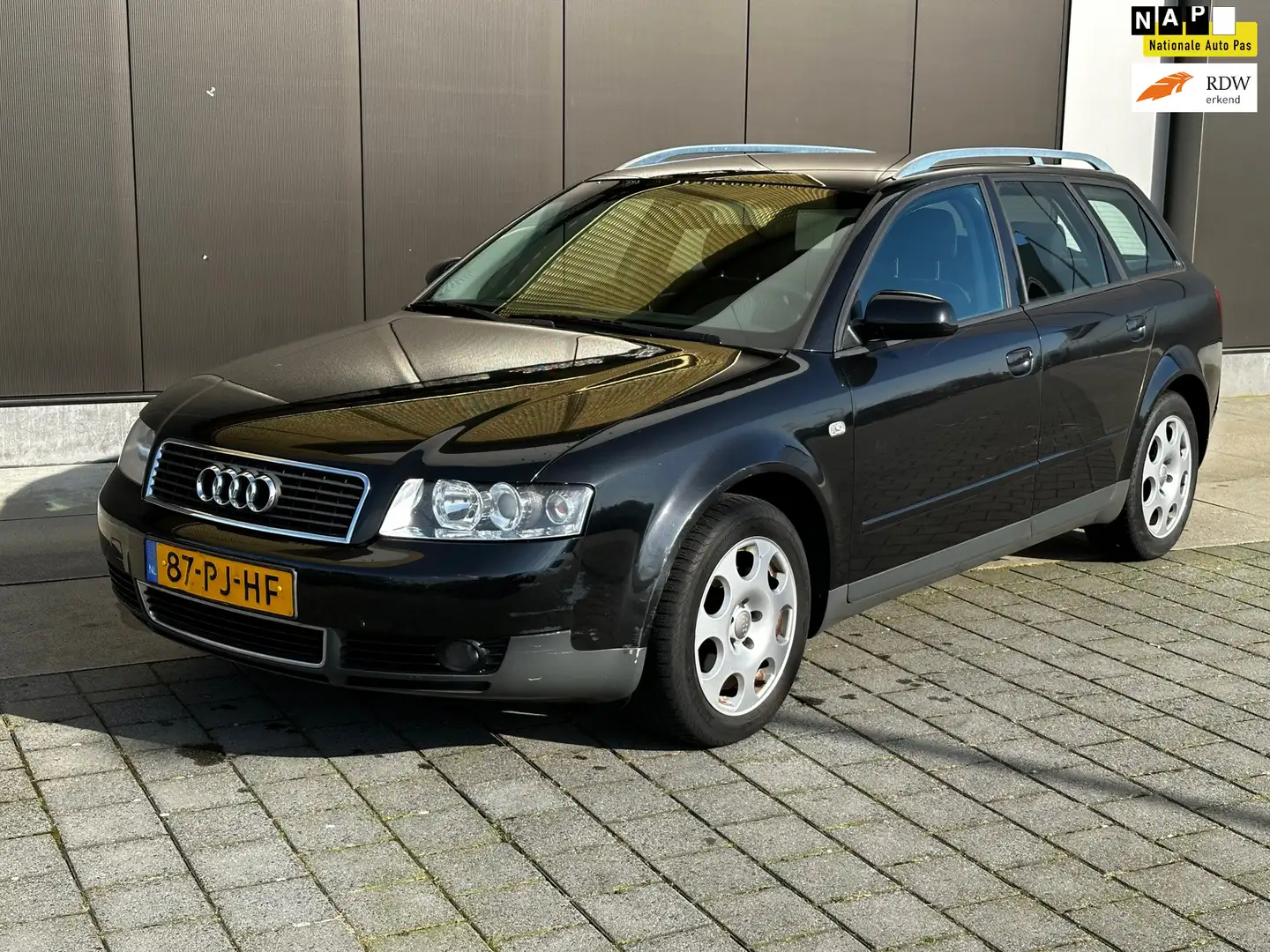 Audi A4 Avant 2.0 FSI l climate, trekhaak, nwe APK l Zwart - 1