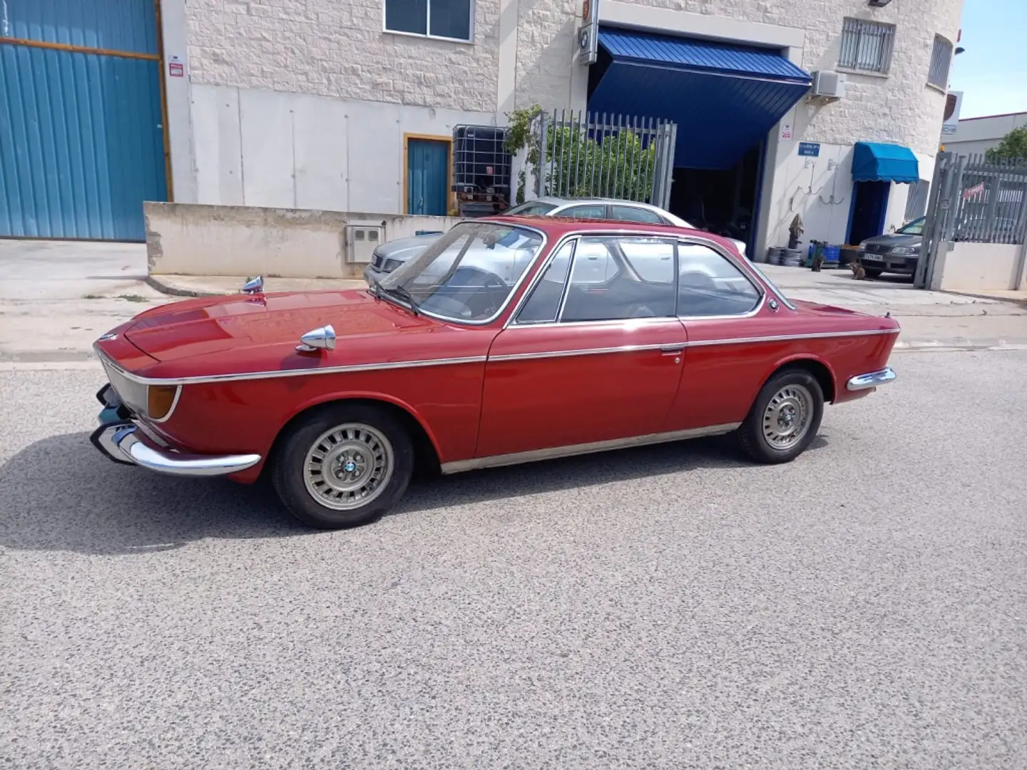 BMW 2000 CS Paars - 2
