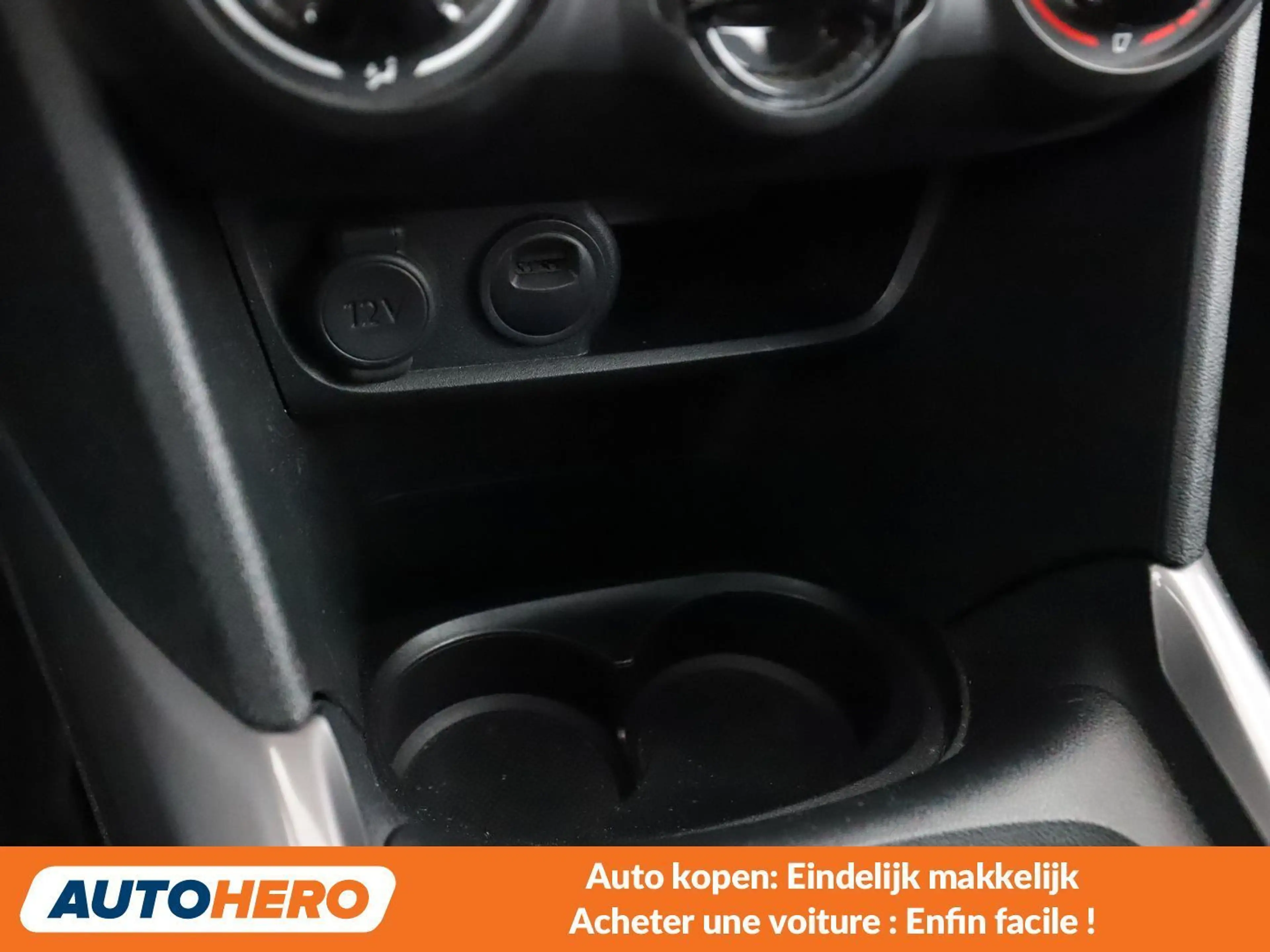 Peugeot 2008 1.2 e-VTi Active — photo 12
