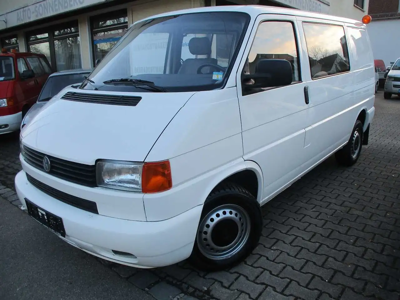 Volkswagen T4 Bus Syncro 2,5 Benziner, original 14100km, foto 1